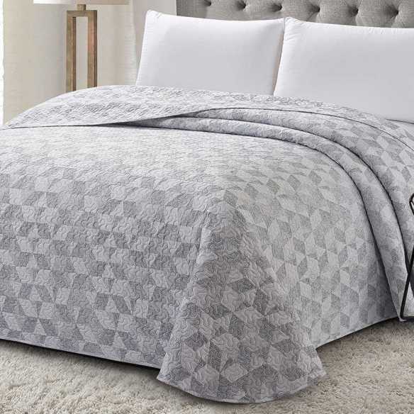 colcha de verano gris