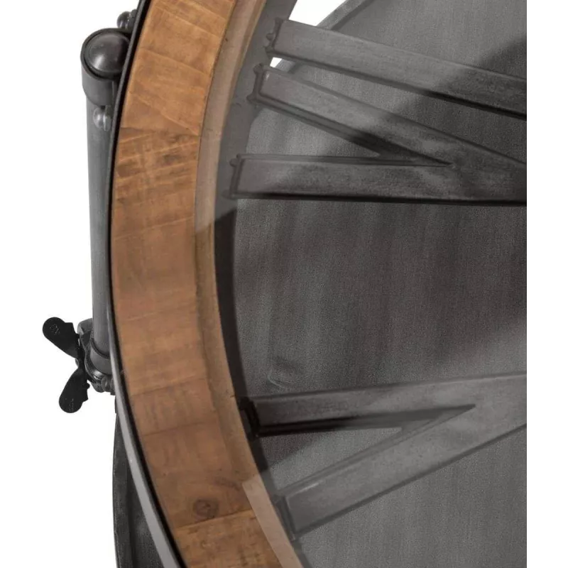 detalle mesa con reloj