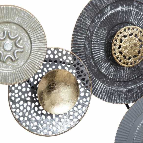 objeto decorativo en metal