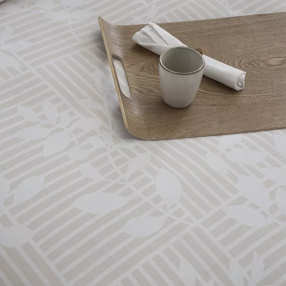 detalle juego de cama beige algodón poliéster