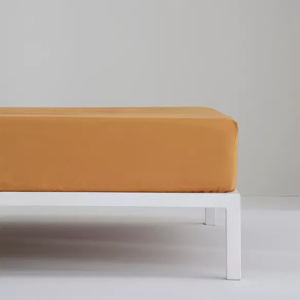sábana bajera ajustable ocre naranja liso cuatro puntos ajuste