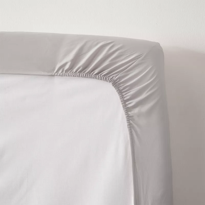 sábana bajera gris ajustable algodón 200 hilos